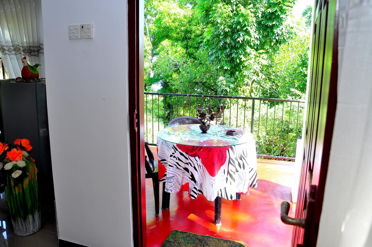 Little Swan Guest House Bentota Esterno foto